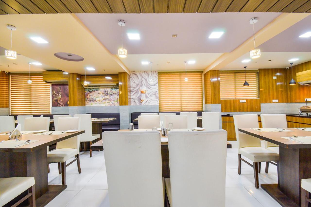 Fabhotel Kohinoor Plaza Ahmedabad Eksteriør bilde