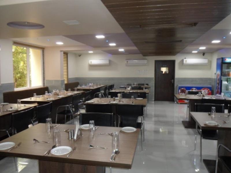 Fabhotel Kohinoor Plaza Ahmedabad Eksteriør bilde