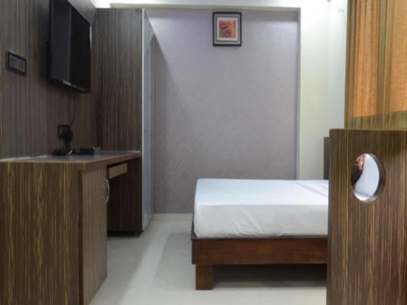 Fabhotel Kohinoor Plaza Ahmedabad Eksteriør bilde